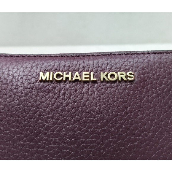 Michael Kors Purple Leather Zip Around Credit Card Wallet - Picture 4 of 16